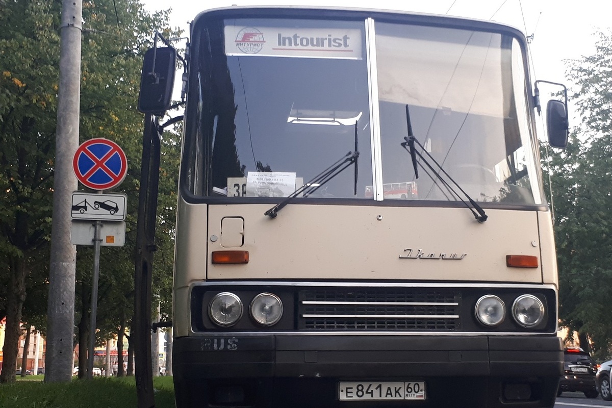 Аренда Ретро автобуса в Санкт-Петербурге